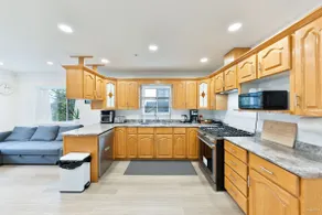 Large Family Home, 12 Guest/Near Airport/Downtown - Image 4