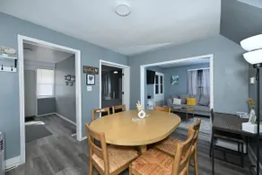 3 BR Home w/ Smart TV's I Fully Stocked | King Bed - Image 5