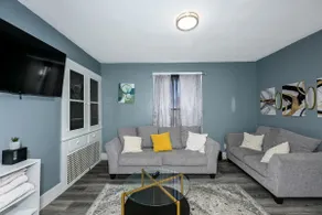 3 BR Home w/ Smart TV's I Fully Stocked | King Bed - Image 2