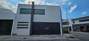 Private sector house 15 min Airport we invoice - Image 3