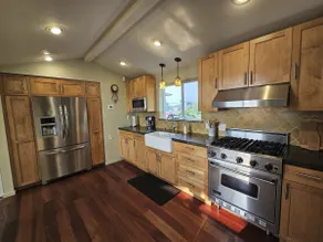 Tranquil Cottage Retreat Near Golden Gardens - Image 4