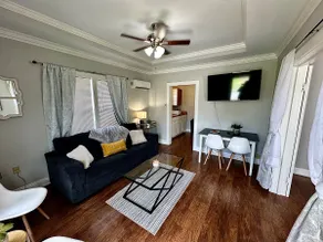 Downtown Cottage - Image 2