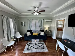 Downtown Cottage - Image 3