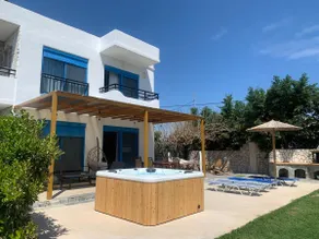 Seascape Villa - Image 2