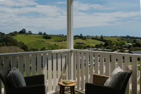 The Whitehaus Penguin | Stylish Coastal Getaway - Image 5