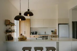 The Whitehaus Penguin | Stylish Coastal Getaway - Image 4