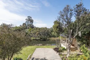 Willow Landing—Beach House with Private Jetty - Image 4
