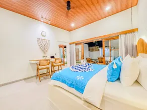 Brand New! Stylish Ocean Blue Getaway - Image 4