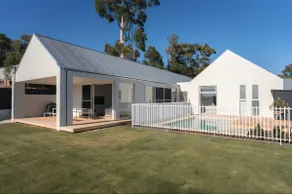 Lobie Haus. (The Lobie Project) - Image 3