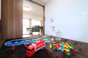 Family-Friendly | Free Parking | Kids Playroom - Image 3