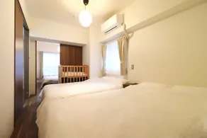 Family-Friendly | Free Parking | Kids Playroom - Image 5