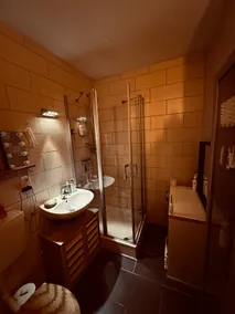 Enjoy Munich in a cozy studio apartment. - Image 5
