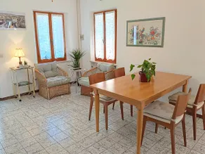Julia 81 Rooms - Entire Accommodation - Image 4