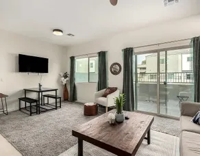 Trendy 2BR Phoenix Townhouse with community POOL - Image 5