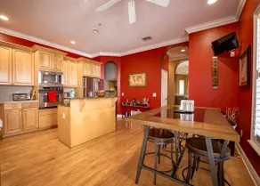 Delaney Park Home Cozy Comfort Steps from Downtown - Image 3