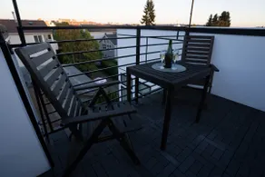 City Views from Rooftop Oasis in Seattle Ballard - Image 4