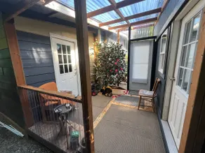 Studio Bungalow Near Beach Access - Image 3