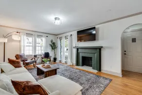 The Brick House on Broadview - Image 3