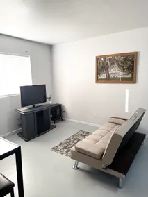Hobby Farm Hideaway - Image 2