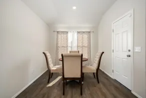 Stylish and Luxuriously Furnished 3BedRoom Getaway - Image 4