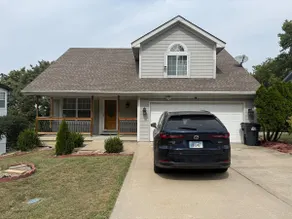 Comfy 3-Bedroom Escape w/ Jacuzzi + Garage - Image 2