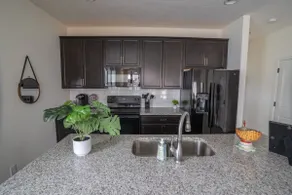 Bluegrass Nest- Sleeps 8 - Image 3