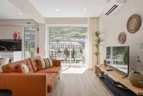Modern Studio Steps From Beach - Image 2