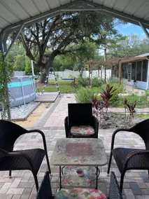 Fully private fenced pool home near the river - Image 4