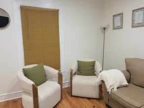 Cozy home near Elon and Downtown Burlington - Image 3