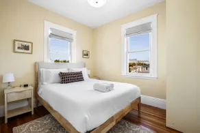Happy Salem 3BR/2BA • Salem Sights on Foot - Image 3