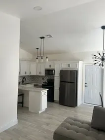 Sunny Springs Stay, beautiful, clean and new! - Image 4
