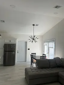 Sunny Springs Stay, beautiful, clean and new! - Image 3