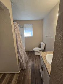 1 Bedroom Apartment Minutes from Freeway - Image 5