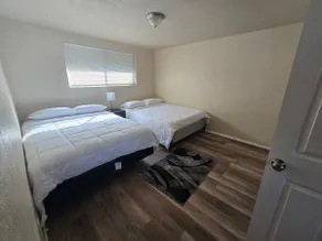 1 Bedroom Apartment Minutes from Freeway - Image 3