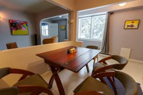 Charming Walkout Suite w/ Full Amenities - Image 3