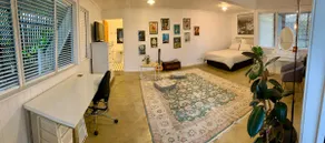 Charming City Suite - Image 3
