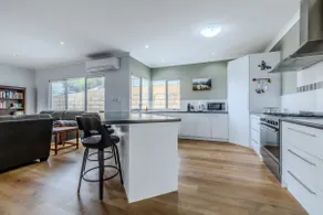 Angove House by the BnB Collection - Image 3
