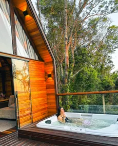 Enchanting cabin in the woods - Image 4