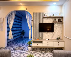 Namastay Kashi: Tana | 2BHK | 200m to Kaal Bhairav - Image 2