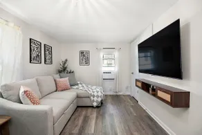 Petite Bradley Retreat - Image 2