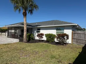 Sunny Pool Retreat – 20 Minutes from the Beach! - Image 5