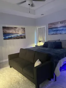 Stunning 3 Bedroom 2 Bath Modern and ready for you - Image 5