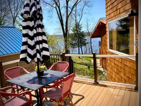 Pepin Guest Haus - walk to the winery! Sauna! - Image 2