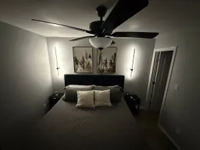 the Hideout-2 King Bed Apt- Airport/Highway - F - Image 3
