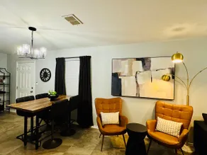 the Hideout-2 King Bed Apt- Airport/Highway - F - Image 2