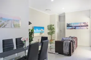 Home with Courtyard - Close to Beaches and Shops - Image 2