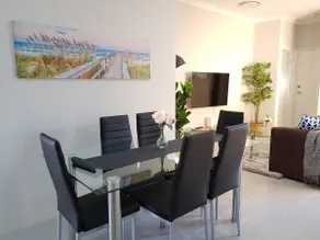 Home with Courtyard - Close to Beaches and Shops - Image 4