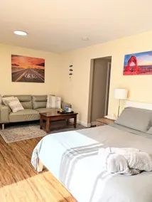 Independent Suite in Friendly Family Home, Convenient Location - Image 5