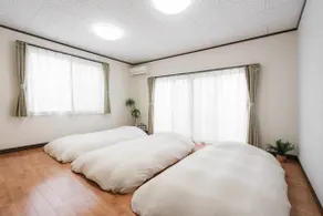 6 minutes to Matsumoto Station, 7 minutes to the castle, 1 minute to a convenience store, free parking for 2 cars, maximum 10 people - Image 3