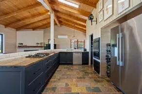 Country Escape - 3BR Home with Panoramic Views - Image 5